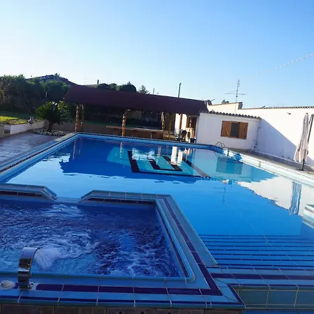 Praxedes Con Piscina A Villa Nettuno