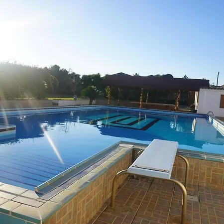 Praxedes Con Piscina A *