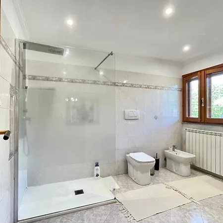 Praxedes Con Piscina A Nettuno