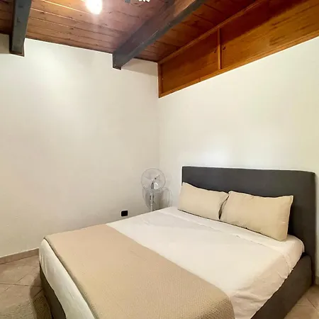 Villa Praxedes Con Piscina A *