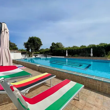 Praxedes Con Piscina A * Nettuno