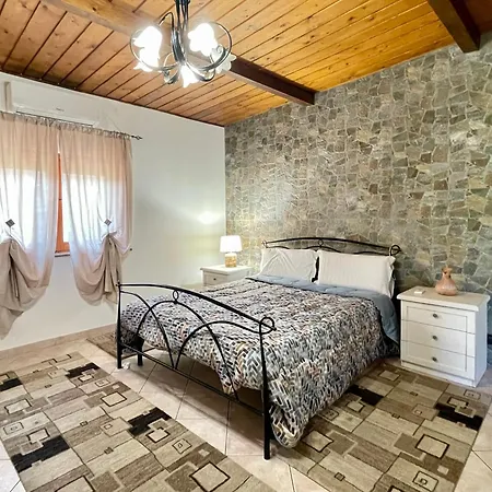 Praxedes Con Piscina A Villa *