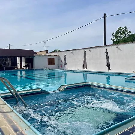 Praxedes Con Piscina A *