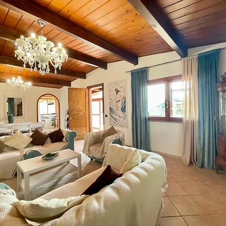 Praxedes Con Piscina A Villa *