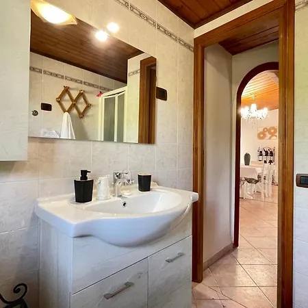 Praxedes Con Piscina A Villa Nettuno
