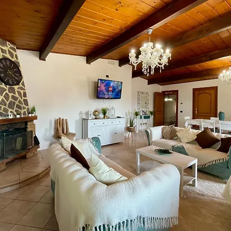 Villa Praxedes Con Piscina A *